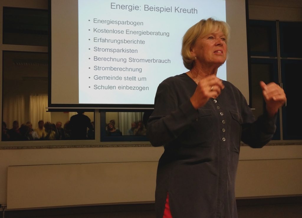 Monika Ziegler im Vortrag Anders wachsen: Kreuth spart Strom
