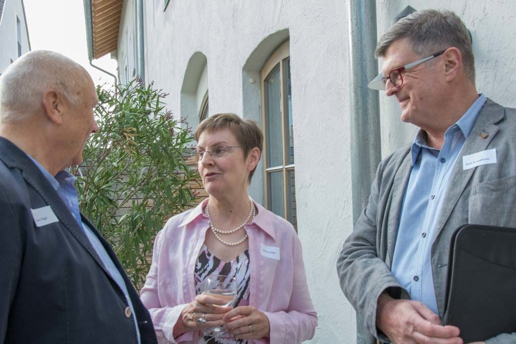 KulturVisions-Schatzmeisterin Becky Köhl im Gespräch mit Marc Tügel und Rolf Brandthaus