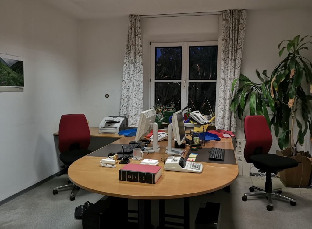 "Das Büro" - Teil der Installation "Gedinge" 