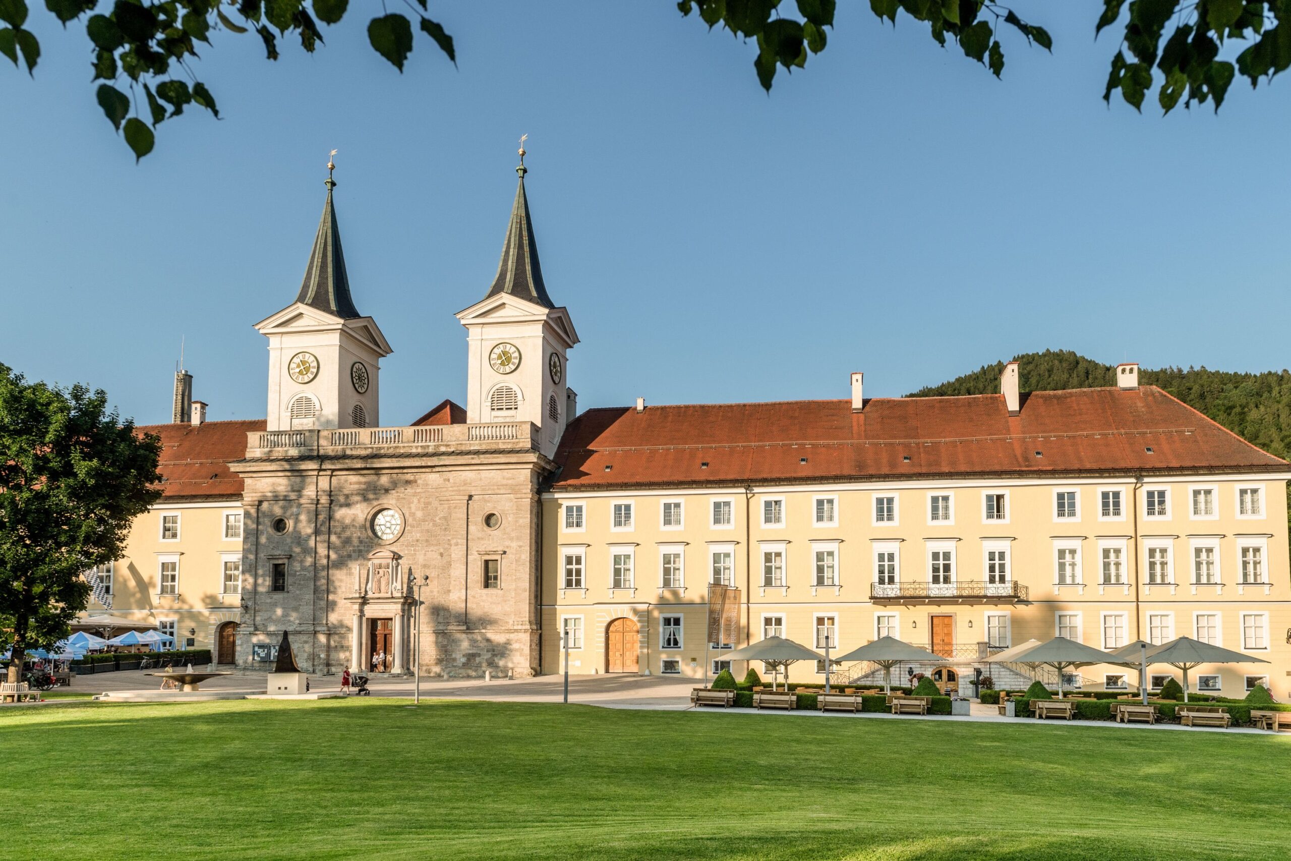 Das Tegernseer Schloss steht im Mittelpunk der Austragungsorte der Tegernseer Woche 2024